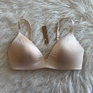 Skims Wireless Form T-shirt Bra Sand Size 38C